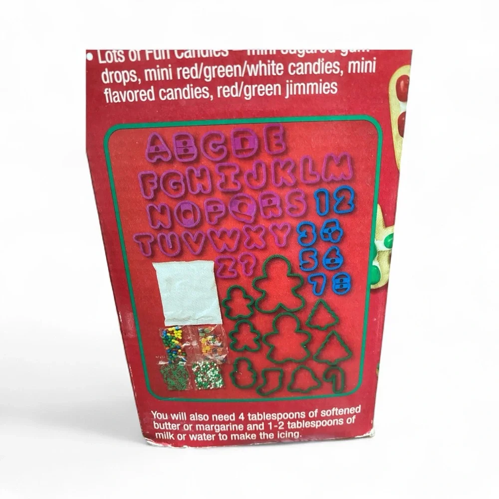 Vintage 2008 Wilton 45 piece Holiday Cookie Cutter Kit - Red and Green